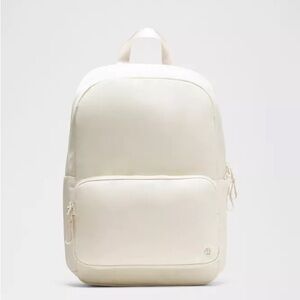 Lululemon Everywhere Backpack 22L- Light Ivory/Sheer Oak